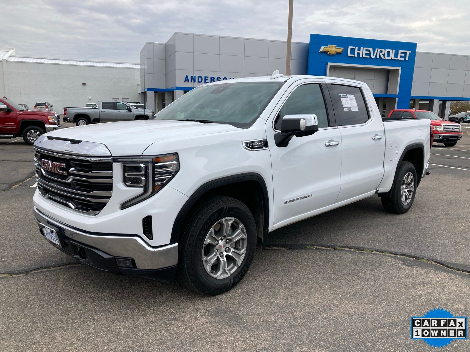 2024 GMC Sierra 1500 SLT Crew Cab RWD