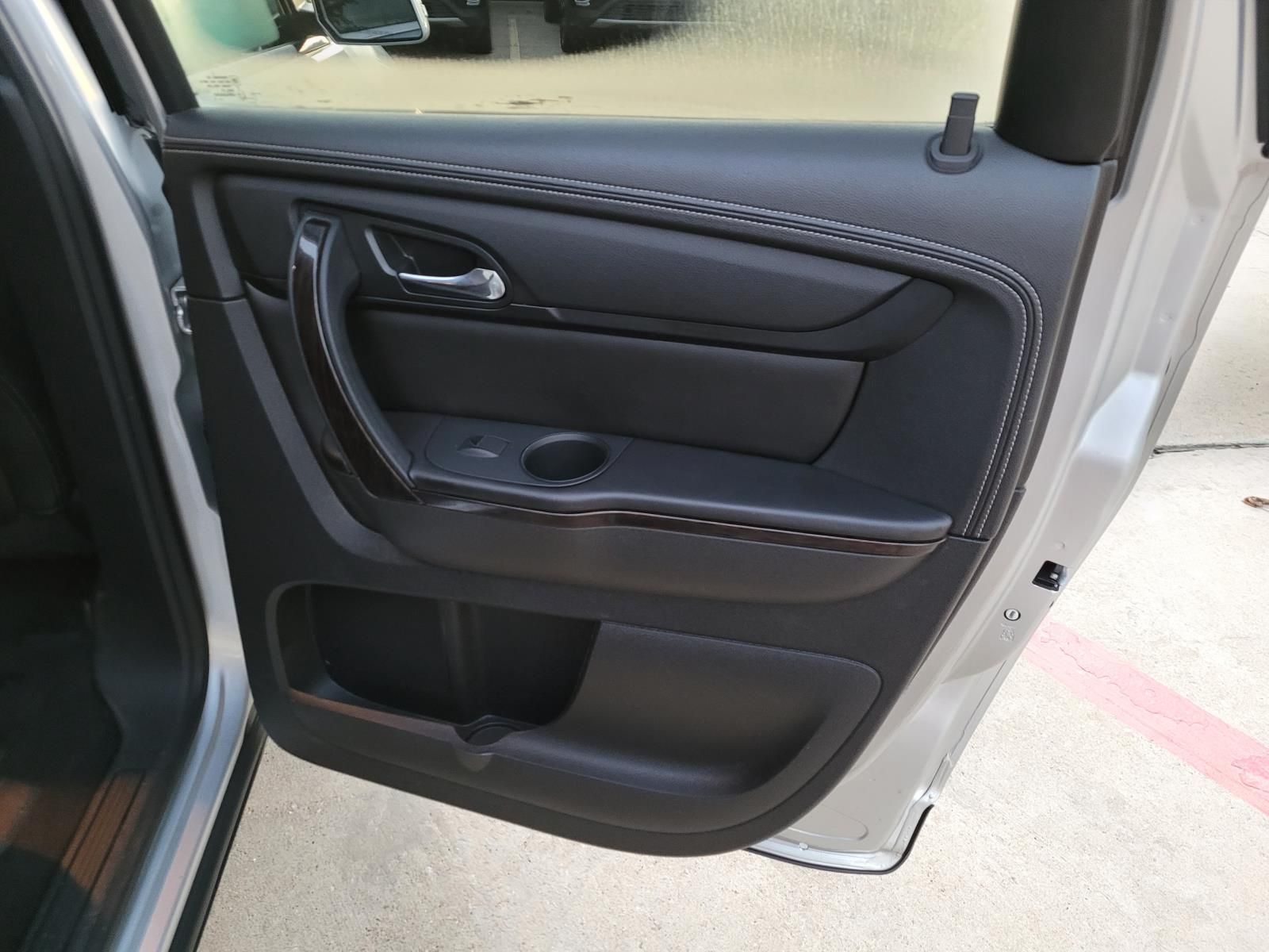 used 2015 Chevrolet Traverse car, priced at $8,700
