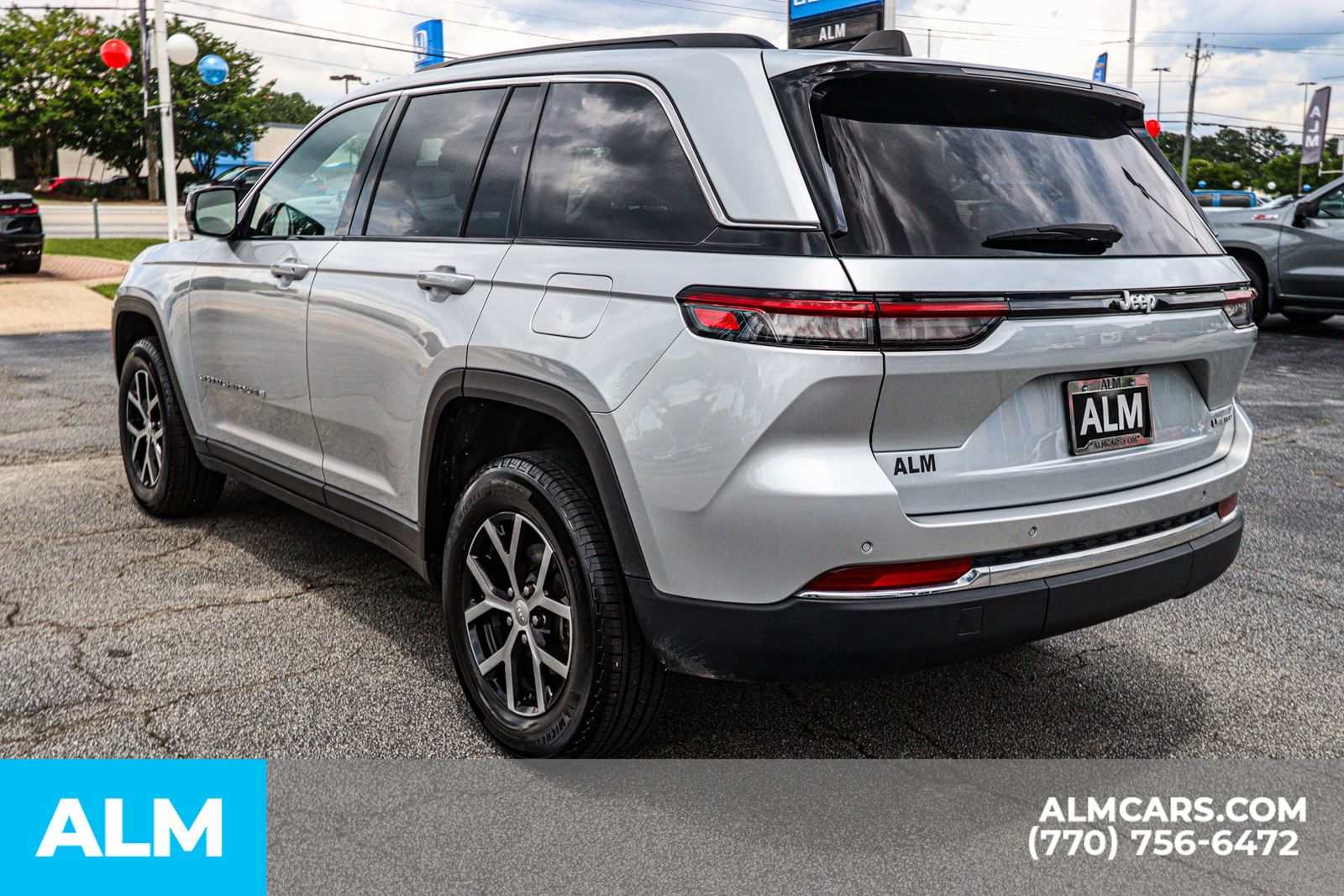 2024 Jeep Grand Cherokee Limited photo 3