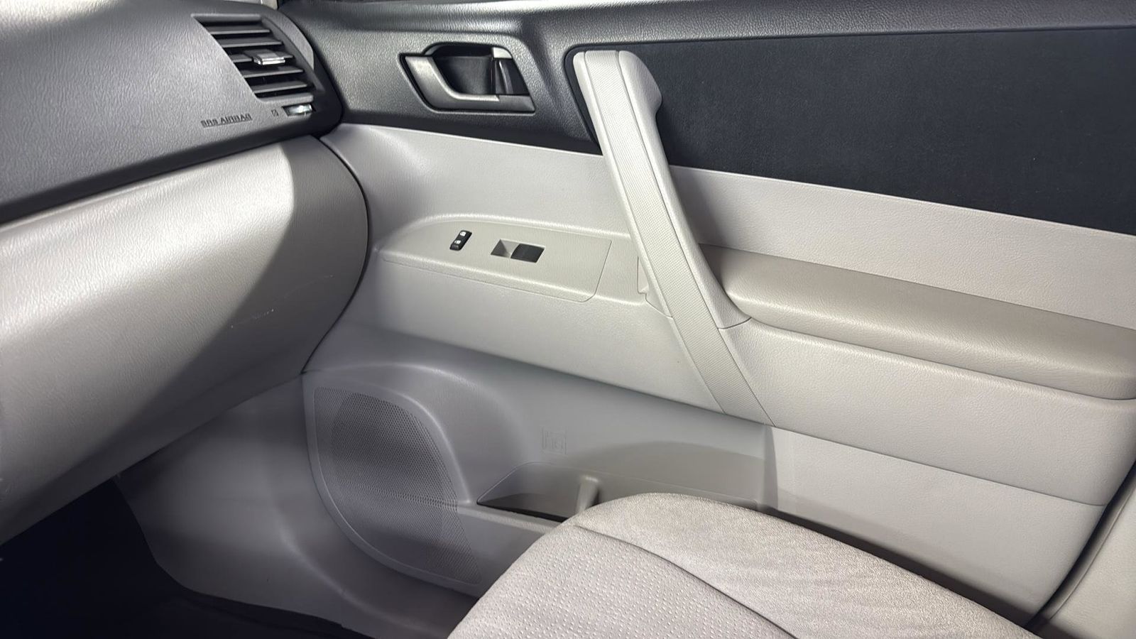 Used Car 2011 Toyota Highlander  For Sale Under $15,000 In Austin, Texas