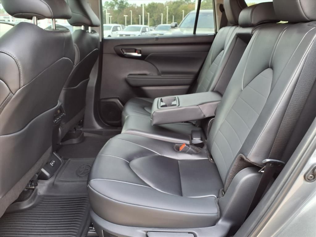 2025 Toyota Highlander XLE  at Don McGill Toyota