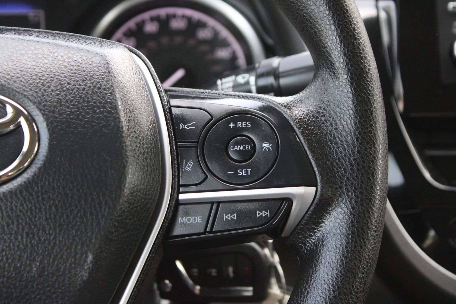 Used 2023 Silver Toyota LE image 18