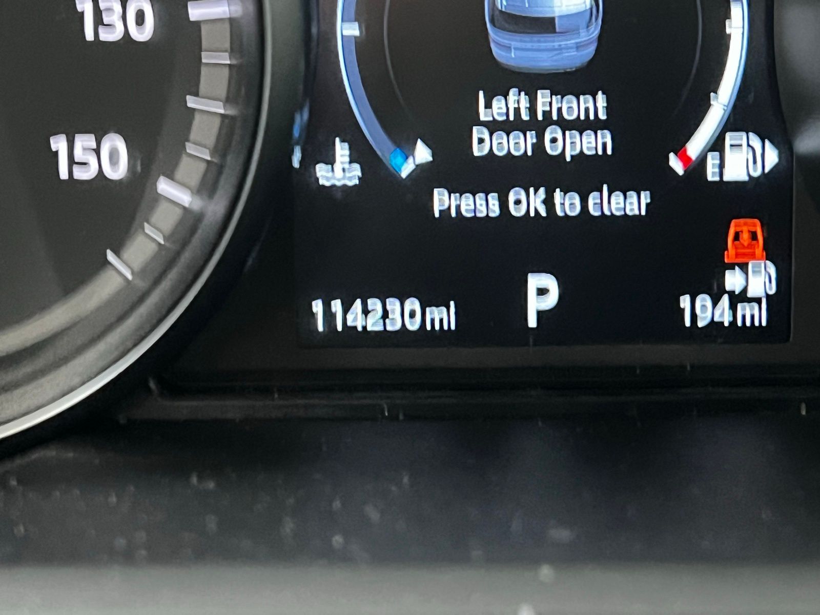 Thumbnail: 2017 Land Rover Discovery - 12