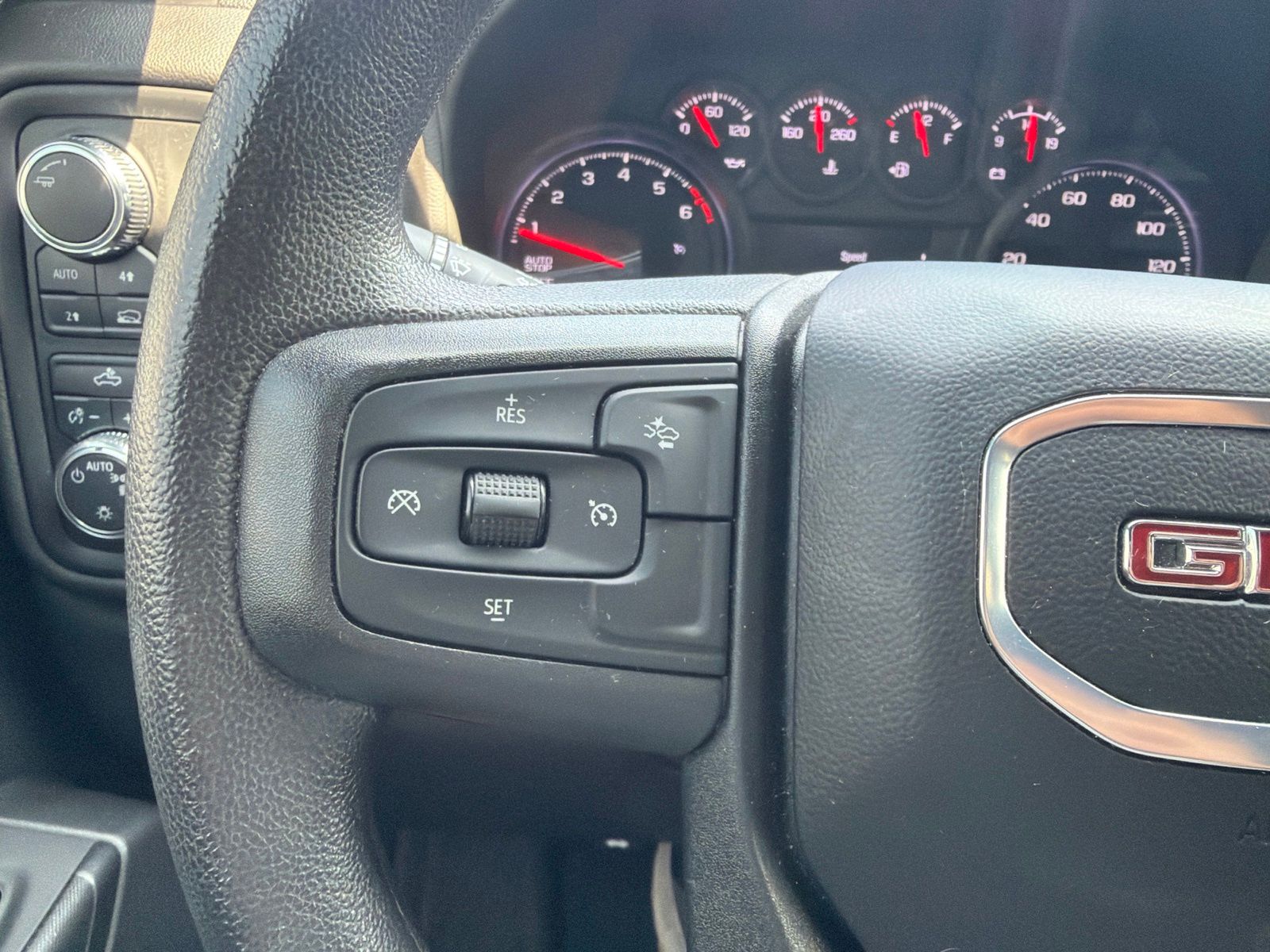 Used 2024 Onyx Black GMC Pro image 18