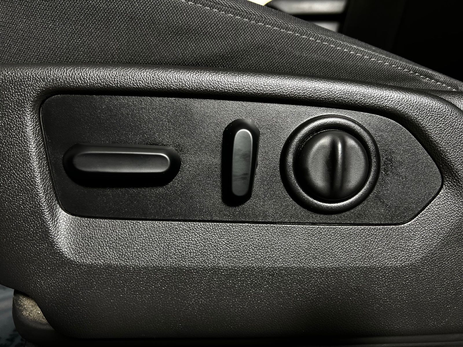 Thumbnail: 2020 Chevrolet Silverado 1500 - 14