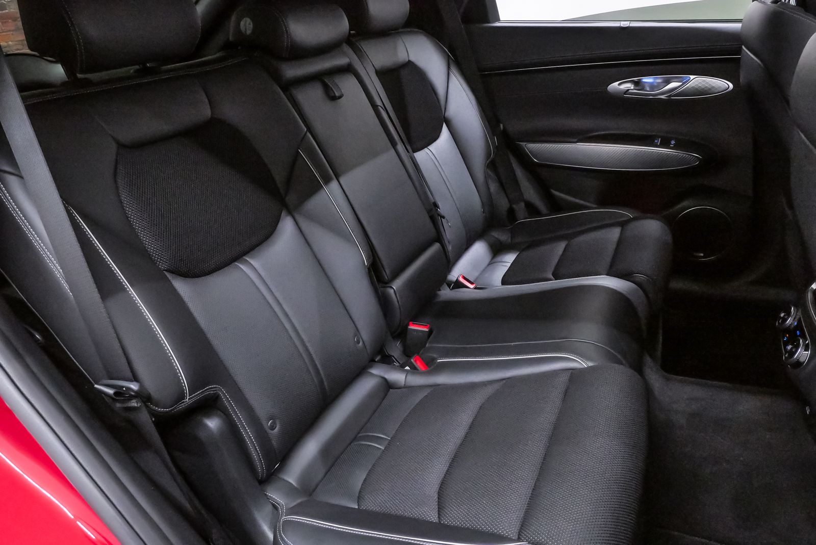 2024 Genesis GV70 2.5T Sport Prestige - 11