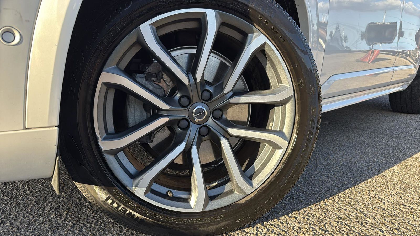 Used Car 2019 Volvo Xc90  T6 Momentum For Sale Under $20,000 In Austin, Texas