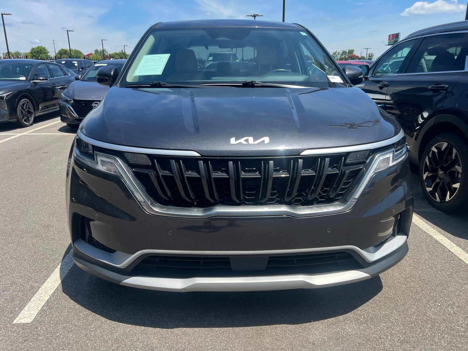 Used 2024 Kia Carnival Van