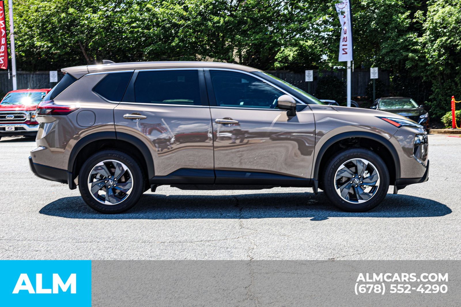 2025 Nissan Rogue SV photo 6