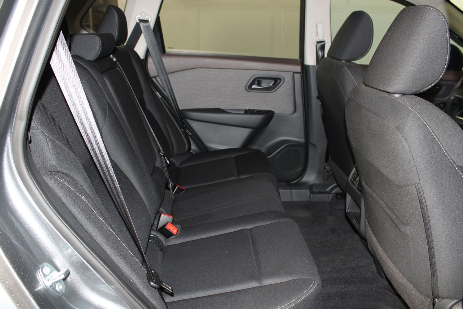 Used 2023 Gray Nissan S image 16