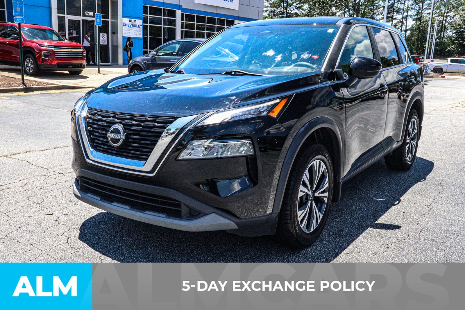 2023 Nissan Rogue SV photo 3