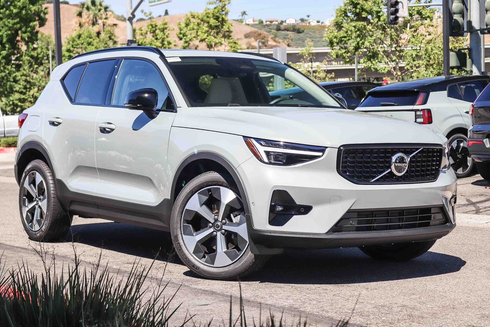 2026 Volvo XC40 B5 Plus