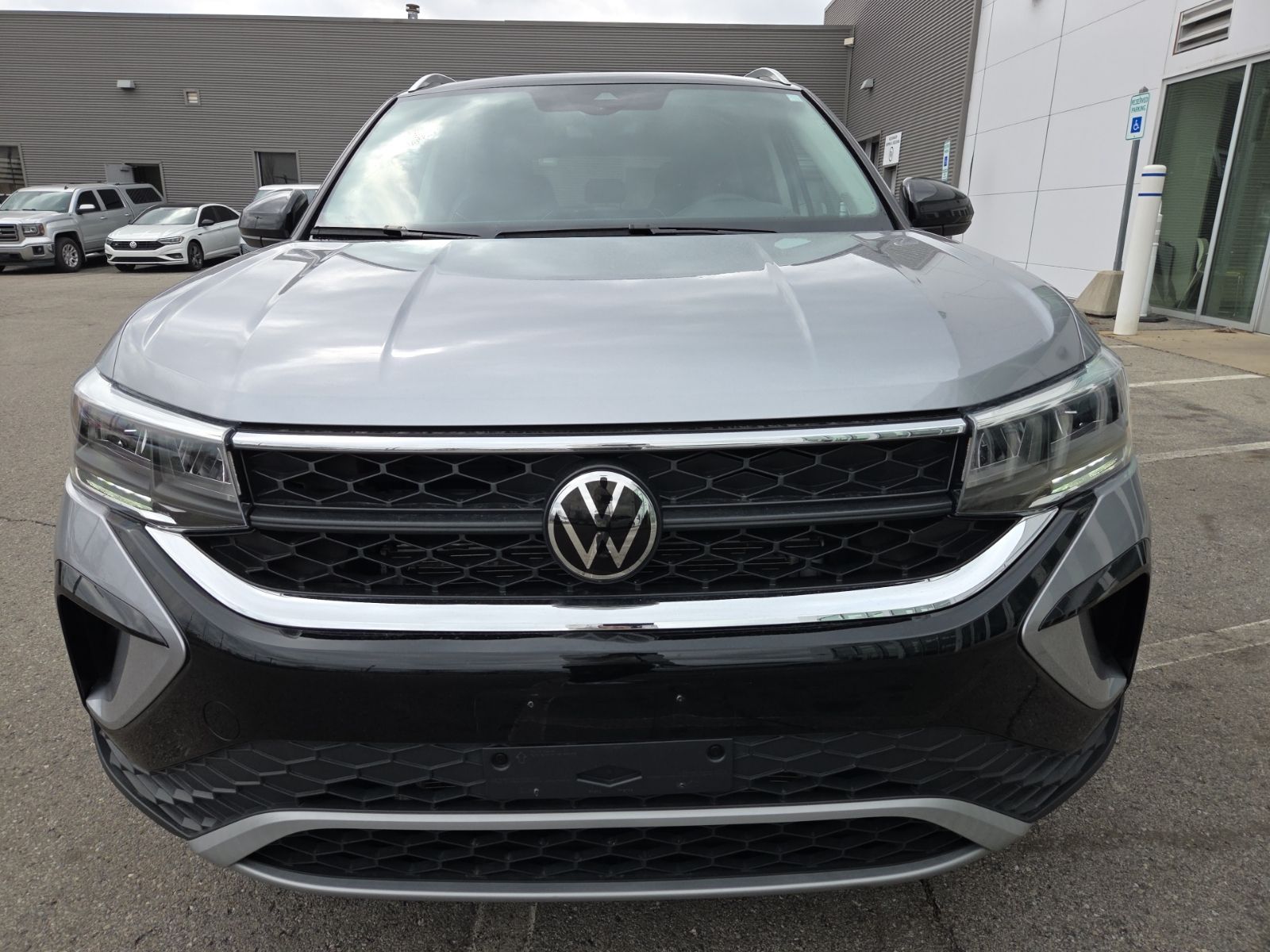 View vehicle photo 4