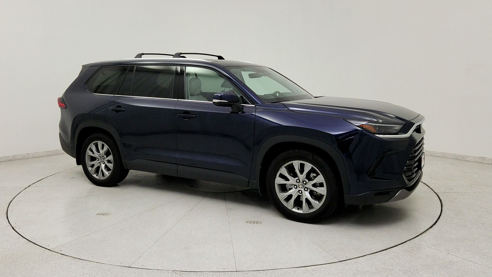 Used 2025  Toyota Limited image 9