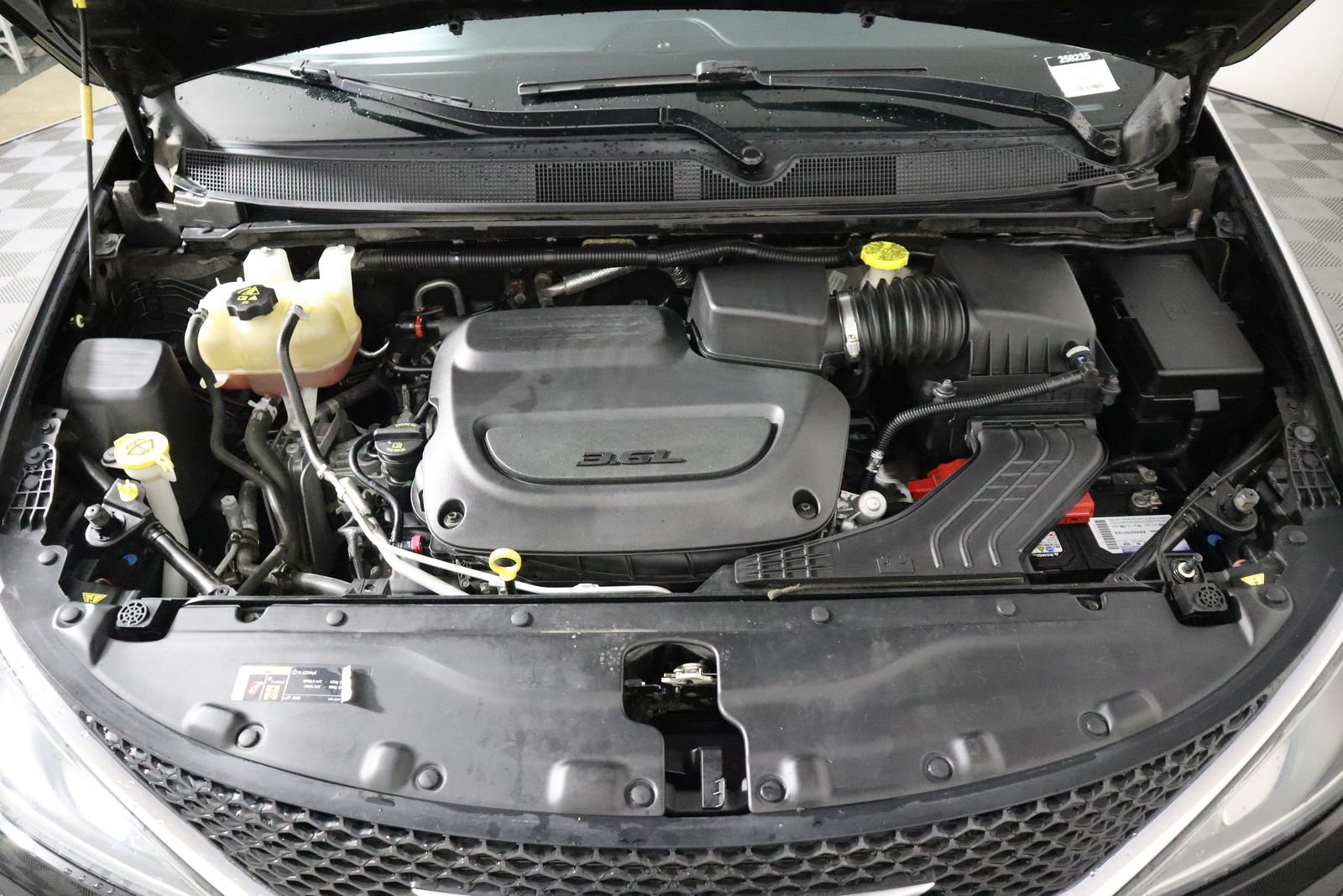 2020 Chrysler Pacifica Limited photo