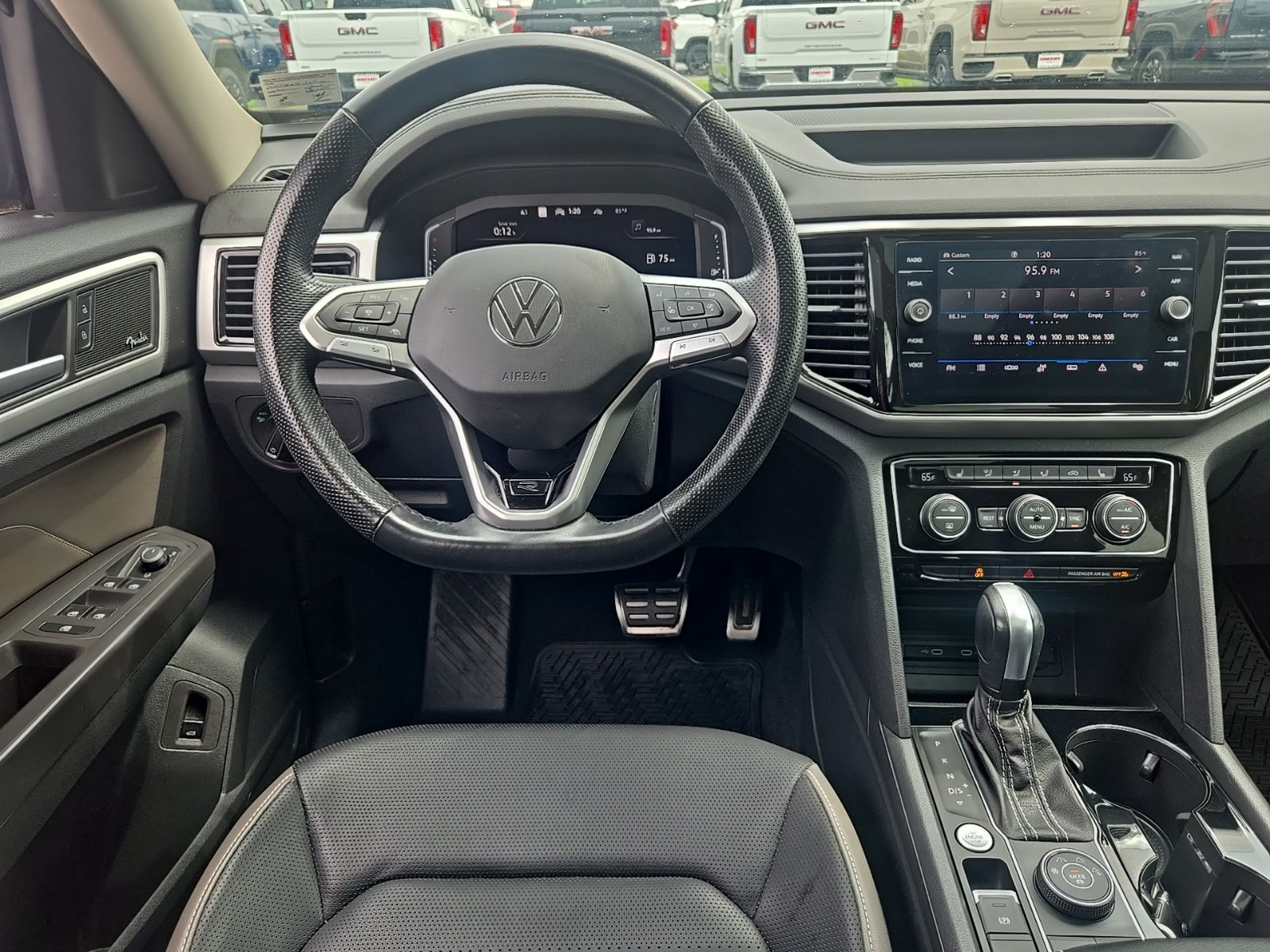 Used 2023  Volkswagen 3.6L V6 SEL Premium R-Line image 26