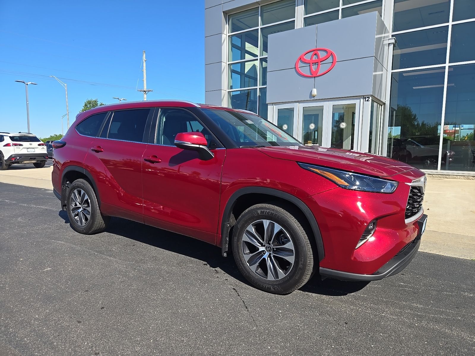 used 2024 Toyota Highlander car, priced at $41,850