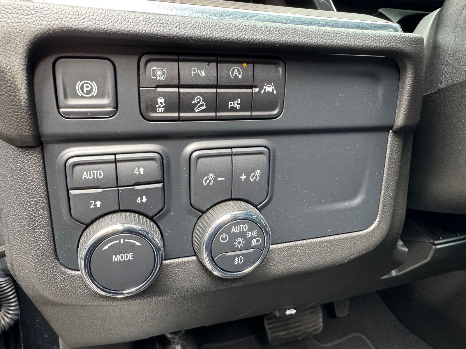 Used 2025 Chevrolet Suburban SUV