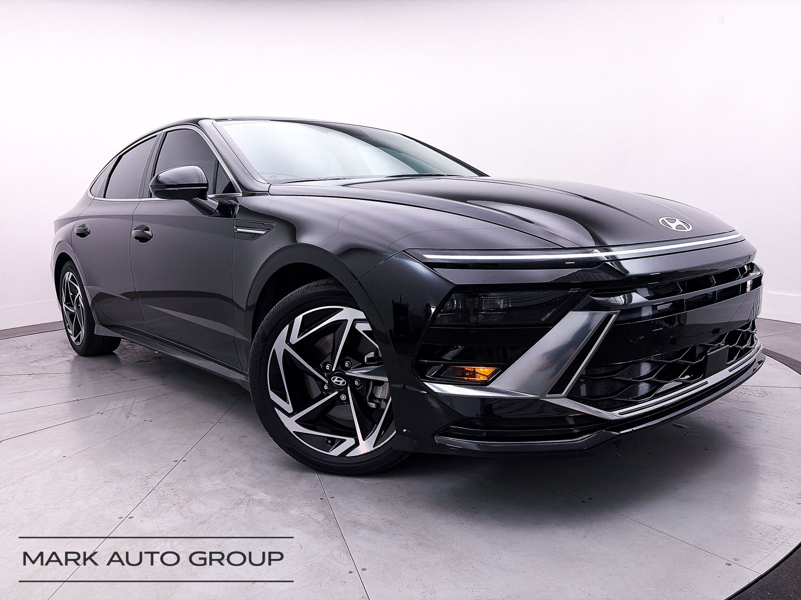 Onyx Black 2024 Hyundai Sonata SEL FWD Sedan Front-Wheel Drive 8-Speed Automatic