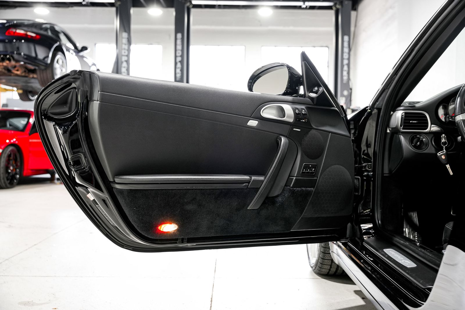 2010 Porsche 911 Carrera 4S — photo 22