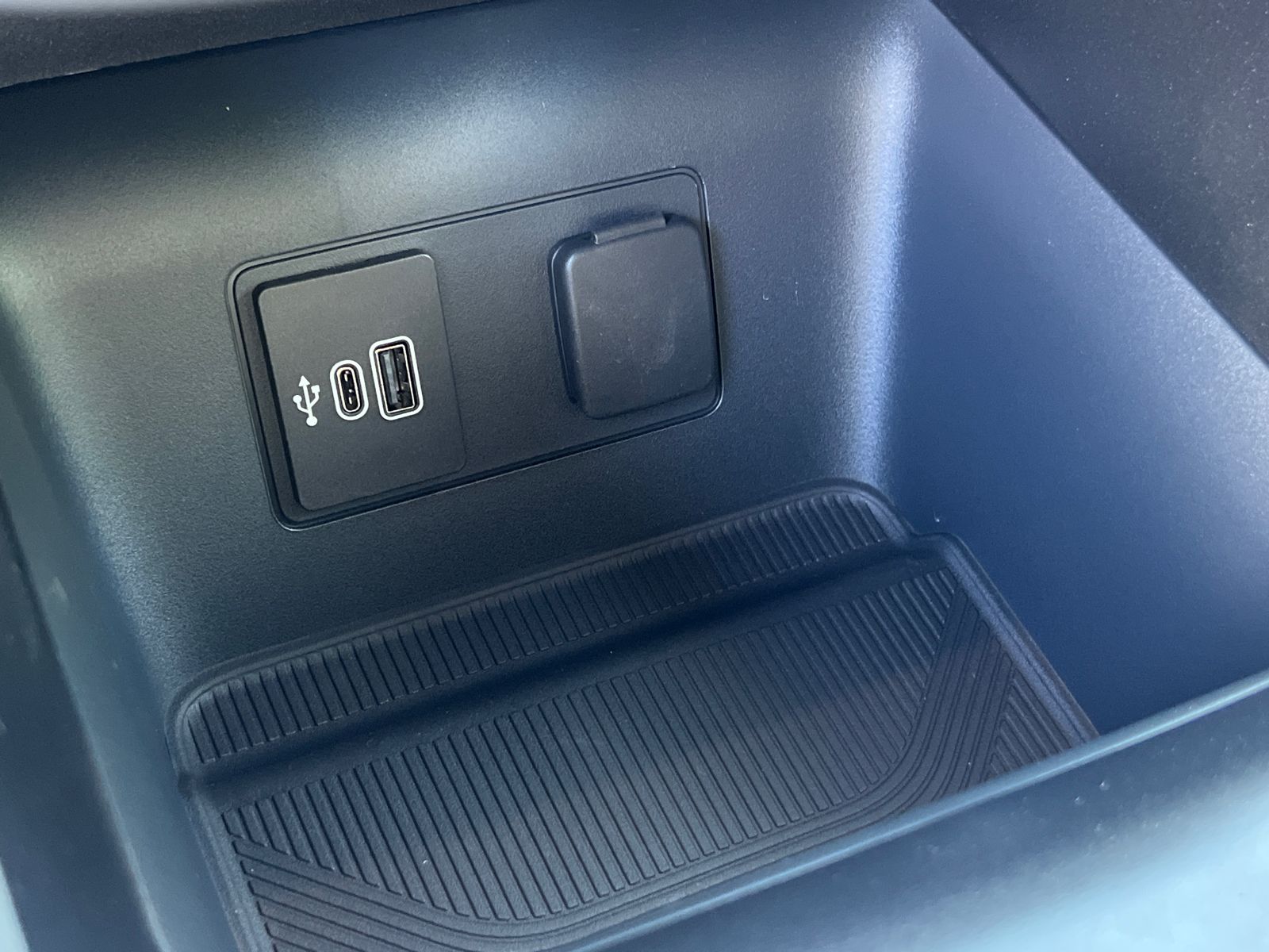 New 2026 Carbonized Gray Metallic Ford Active image 28