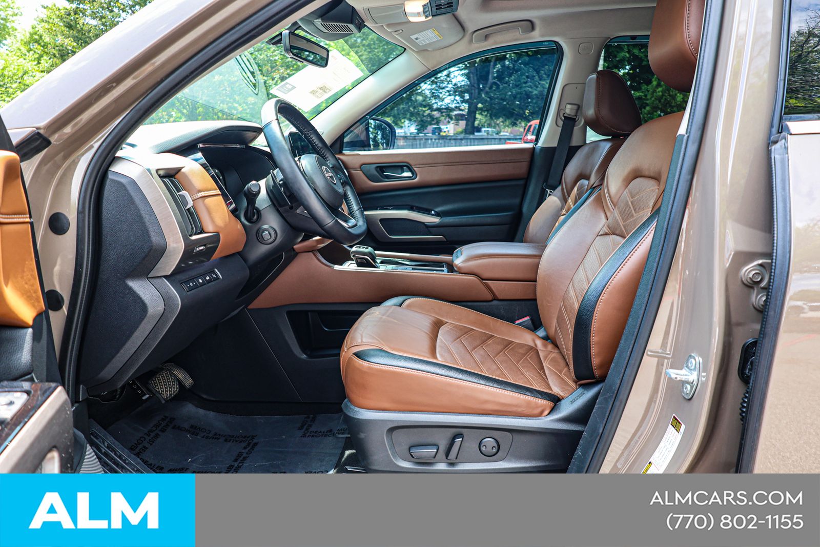 Used 2023 Beige Nissan Platinum image 18