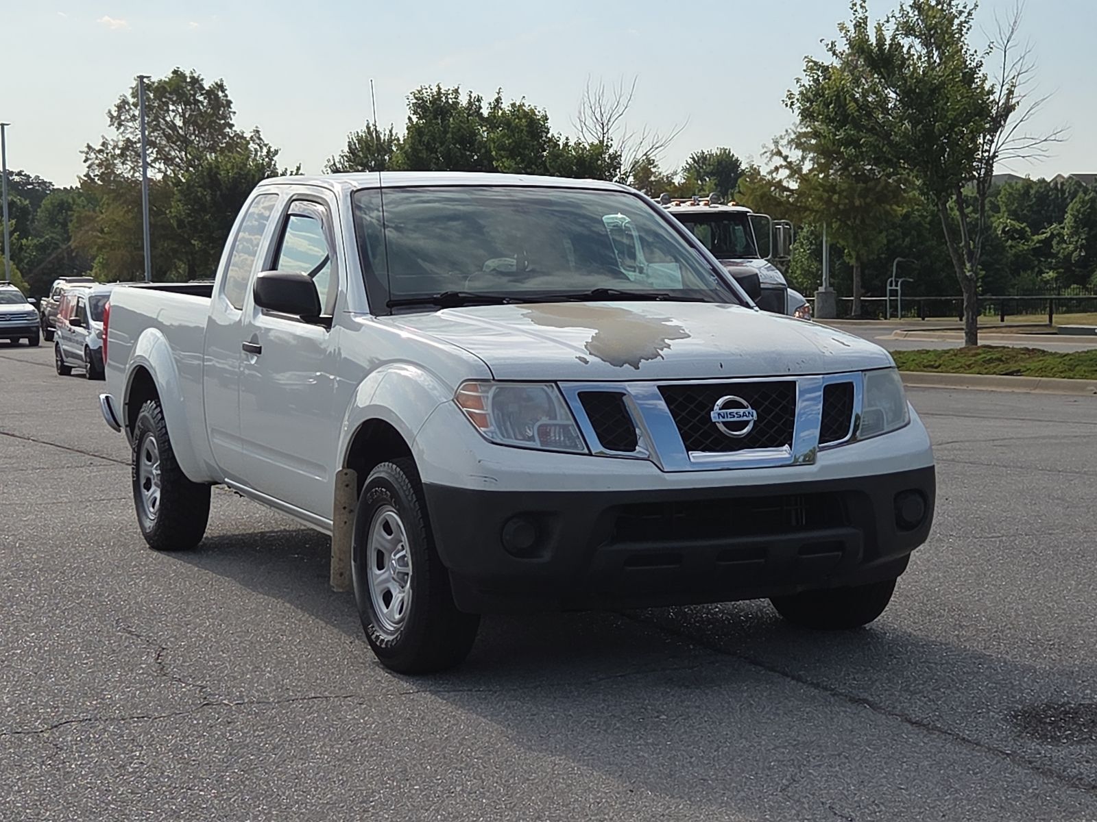 Glacier White 2016 Nissan Frontier Pickup Truck 4X2 5-Speed Automatic Overdrive