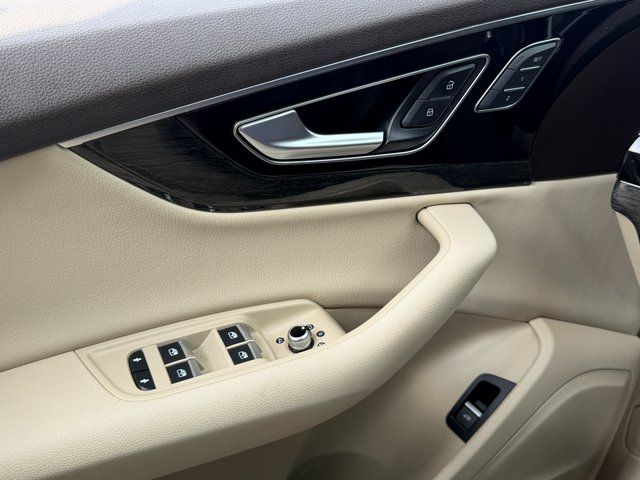Used 2019 Carrara White Audi 55 Premium image 25