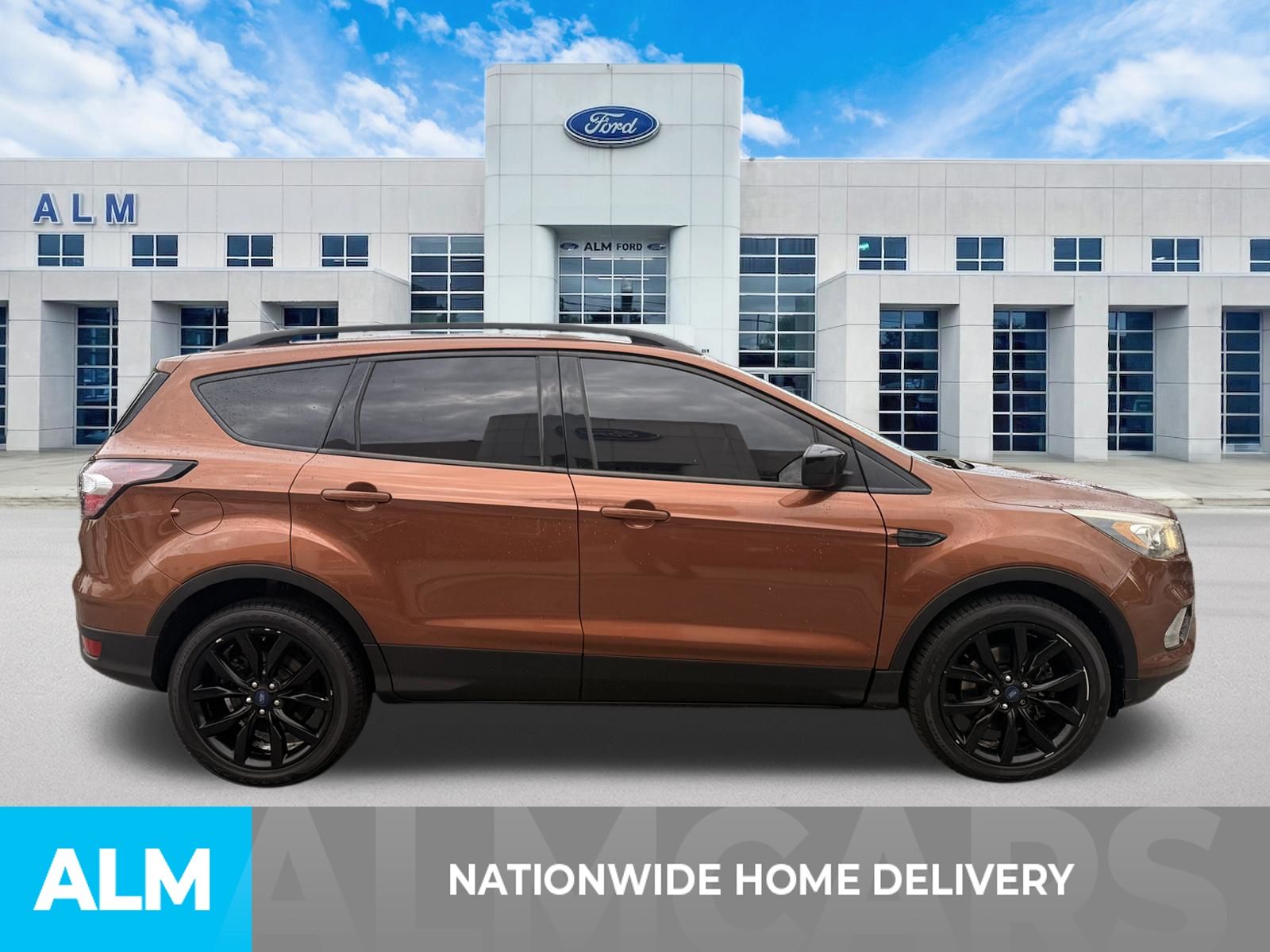 Used 2017 Red Ford SE image 4