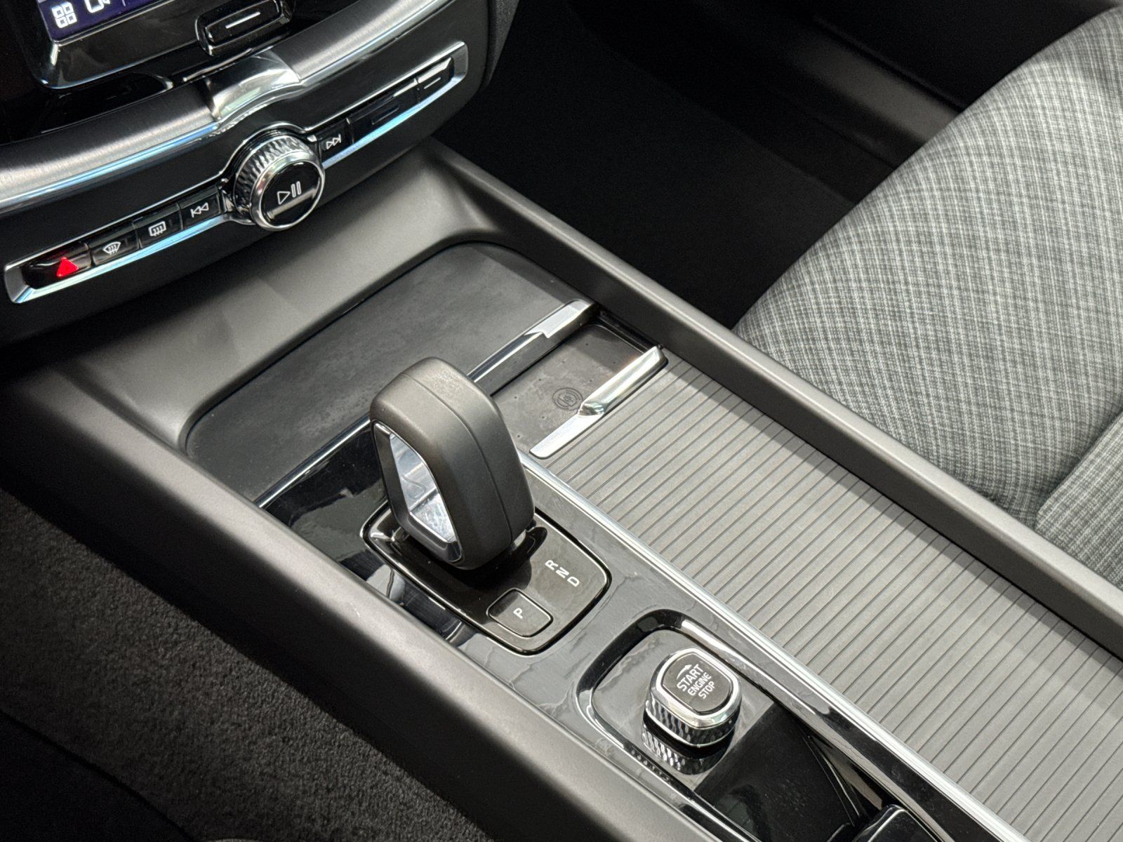 used 2022 Volvo XC60 Recharge Plug-In Hybrid car, priced at $31,998