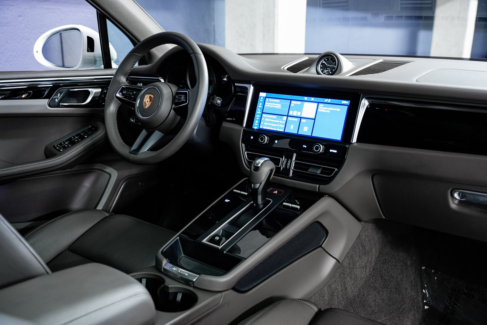 2024 Porsche Macan S — photo 30