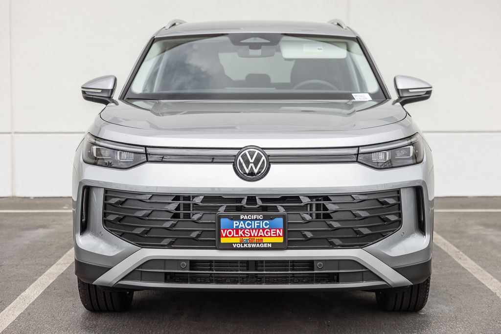2026 Volkswagen Tiguan 2.0T SE's photo