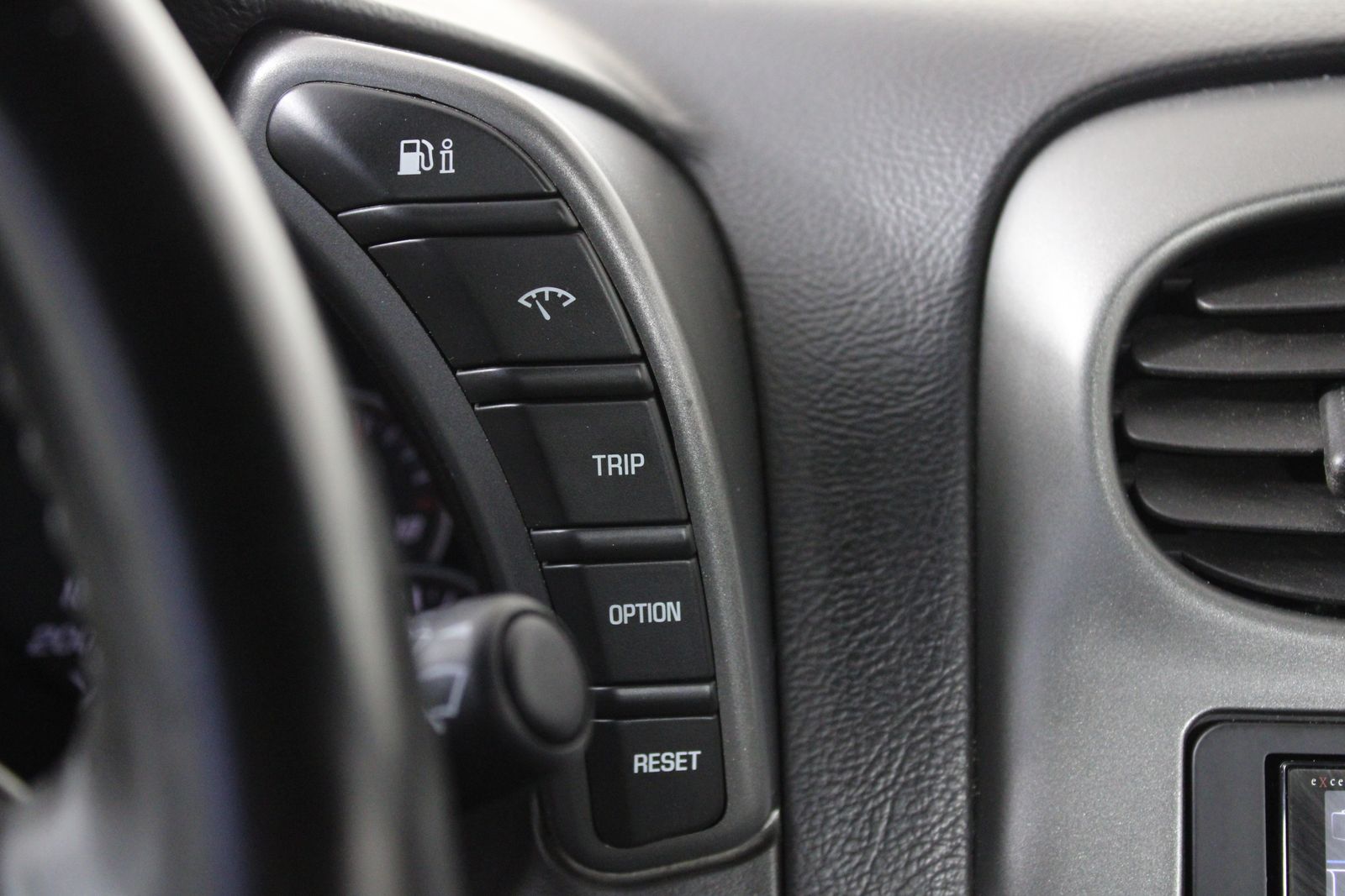 Used 2007 Red Chevrolet  image 19
