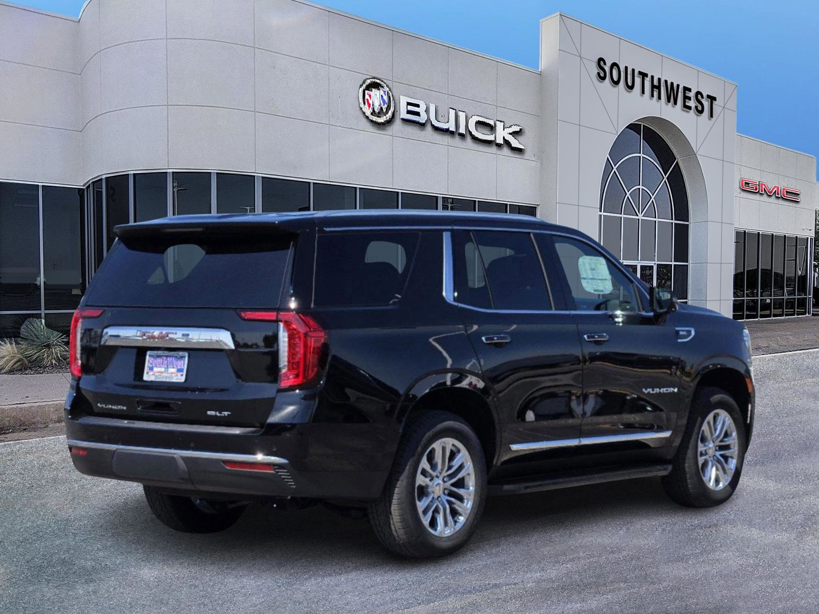 2024 GMC Yukon SLT 5