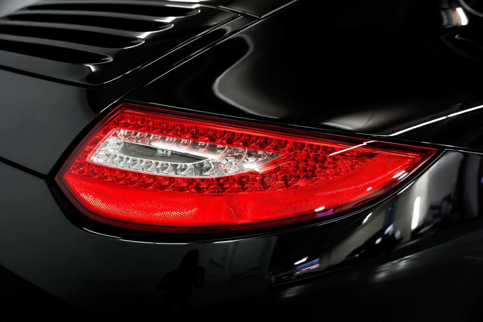 2011 Porsche 911 Carrera S — photo 34