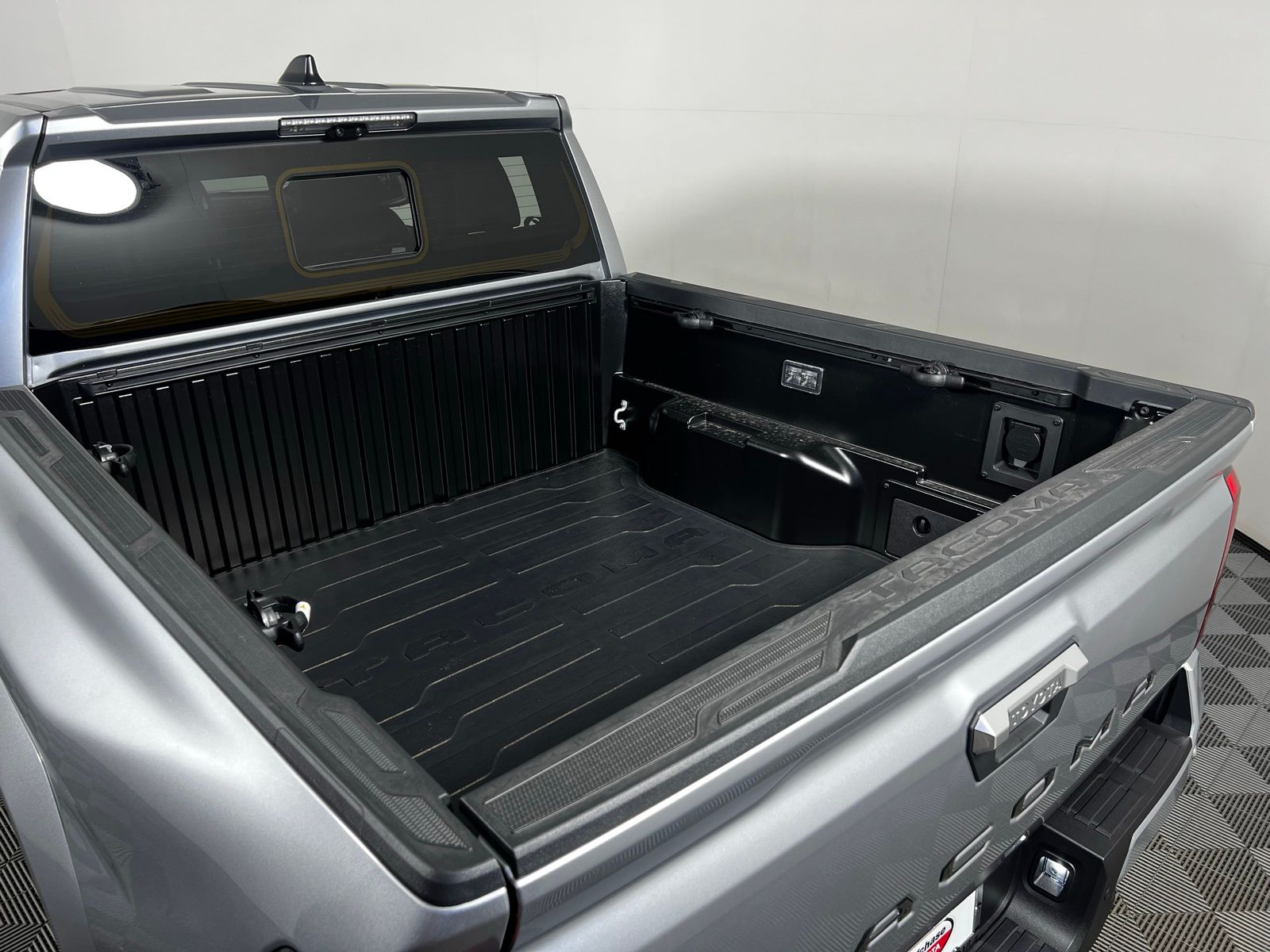 Thumbnail: 2025 Toyota Tacoma - 25