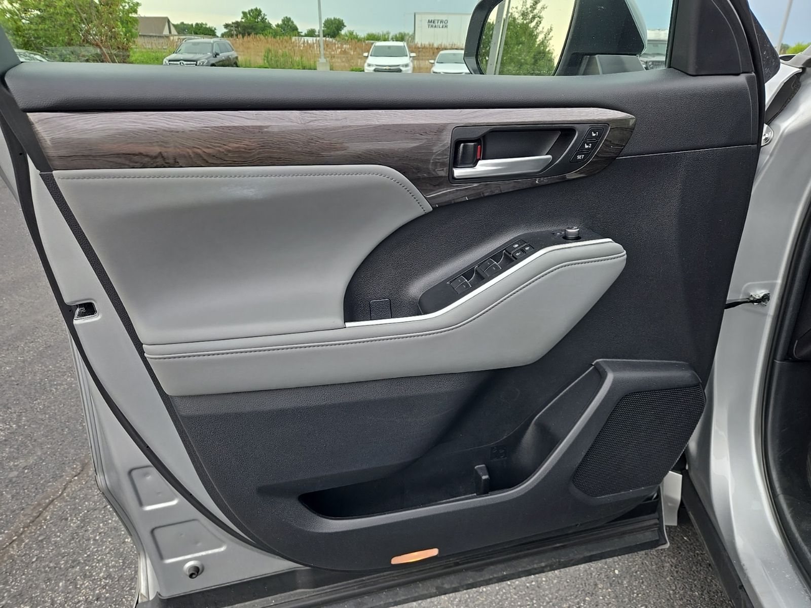 used 2024 Toyota Highlander Hybrid car, priced at $48,430