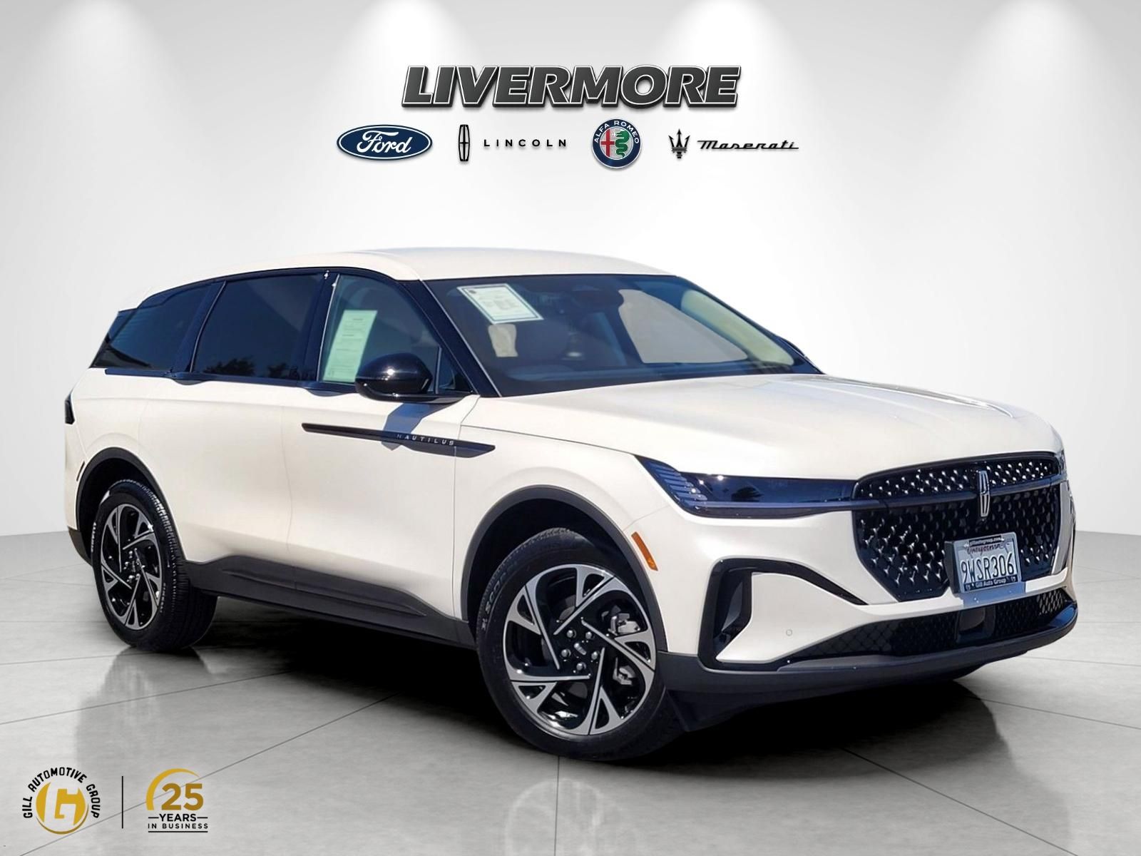 White Platinum Clearcoat Metallic 2026 Lincoln Nautilus SUV / Crossover All-Wheel Drive 8-Speed Automatic