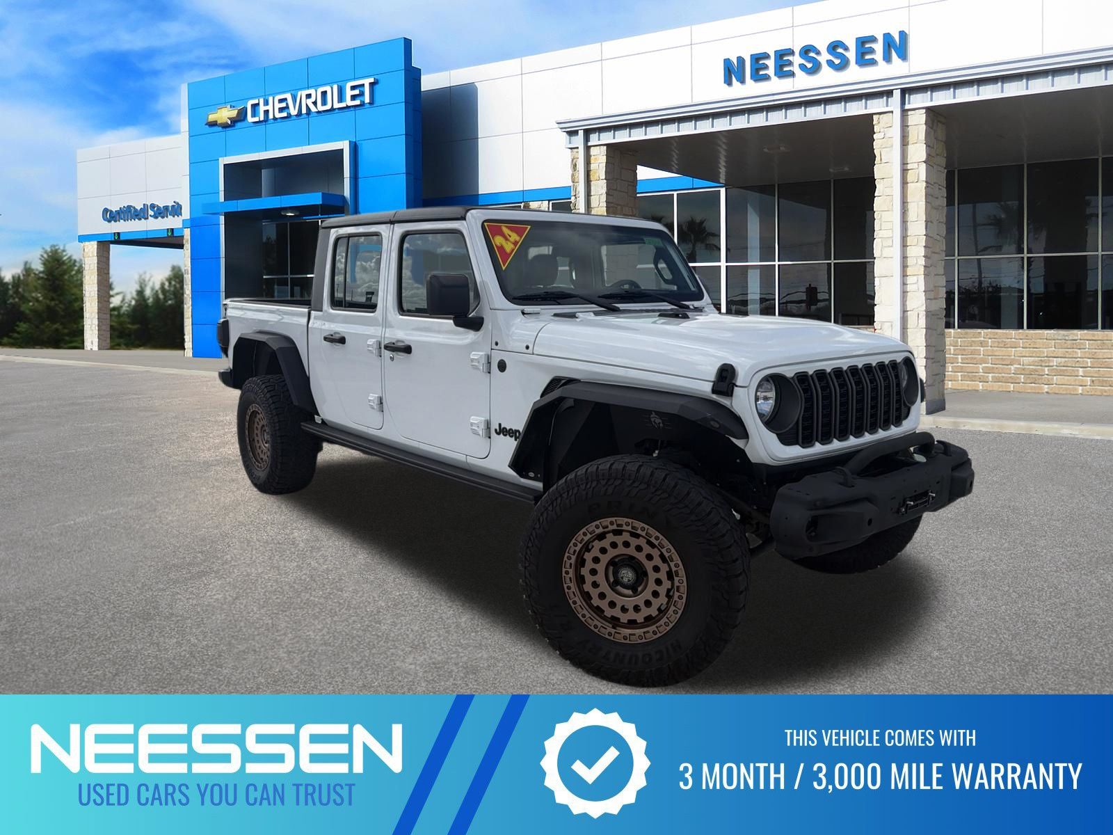 Bright White Clearcoat 2024 Jeep Gladiator Pickup Truck Four-Wheel Drive 8-Speed Automatic