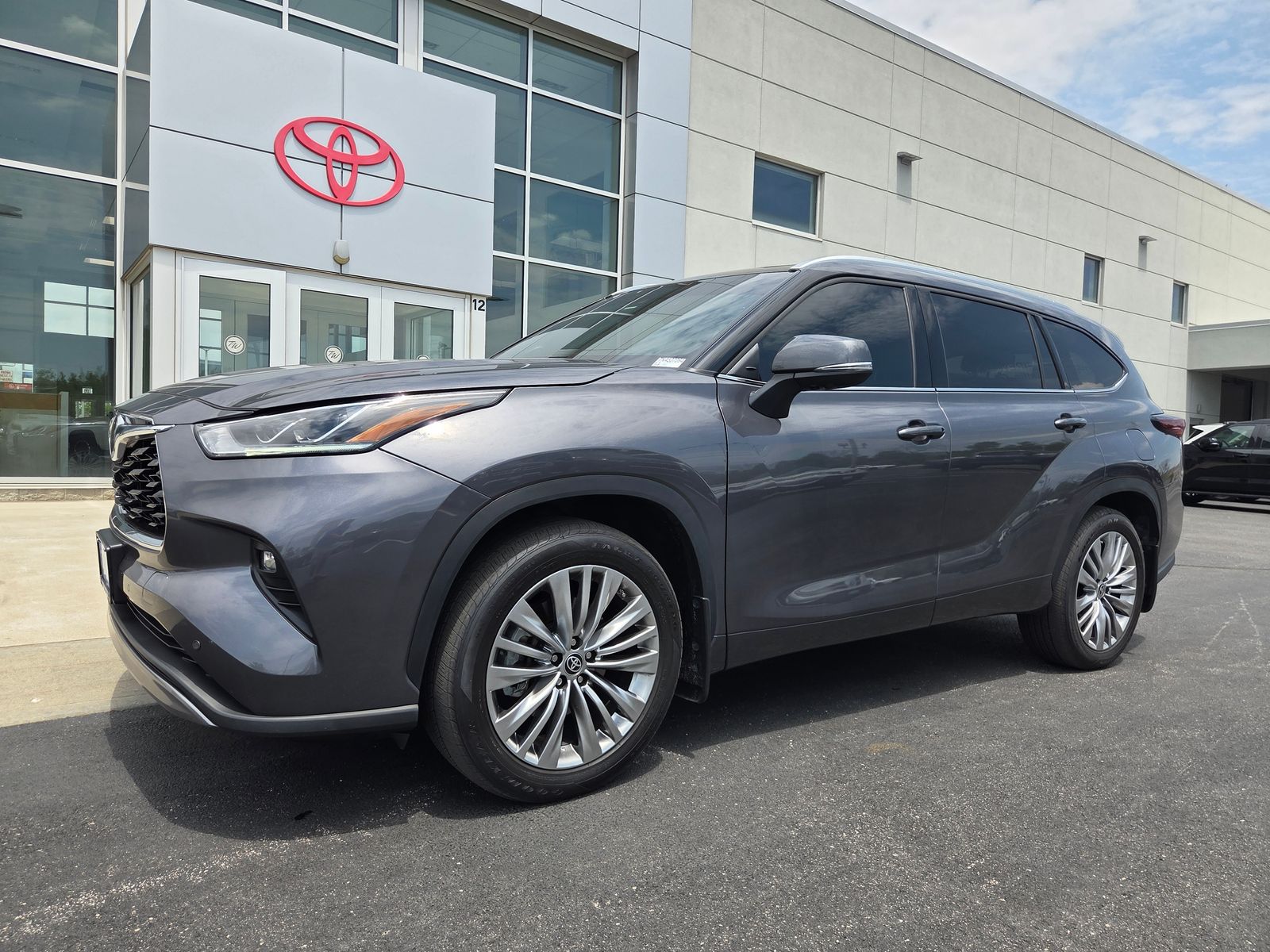 used 2024 Toyota Highlander car, priced at $47,395