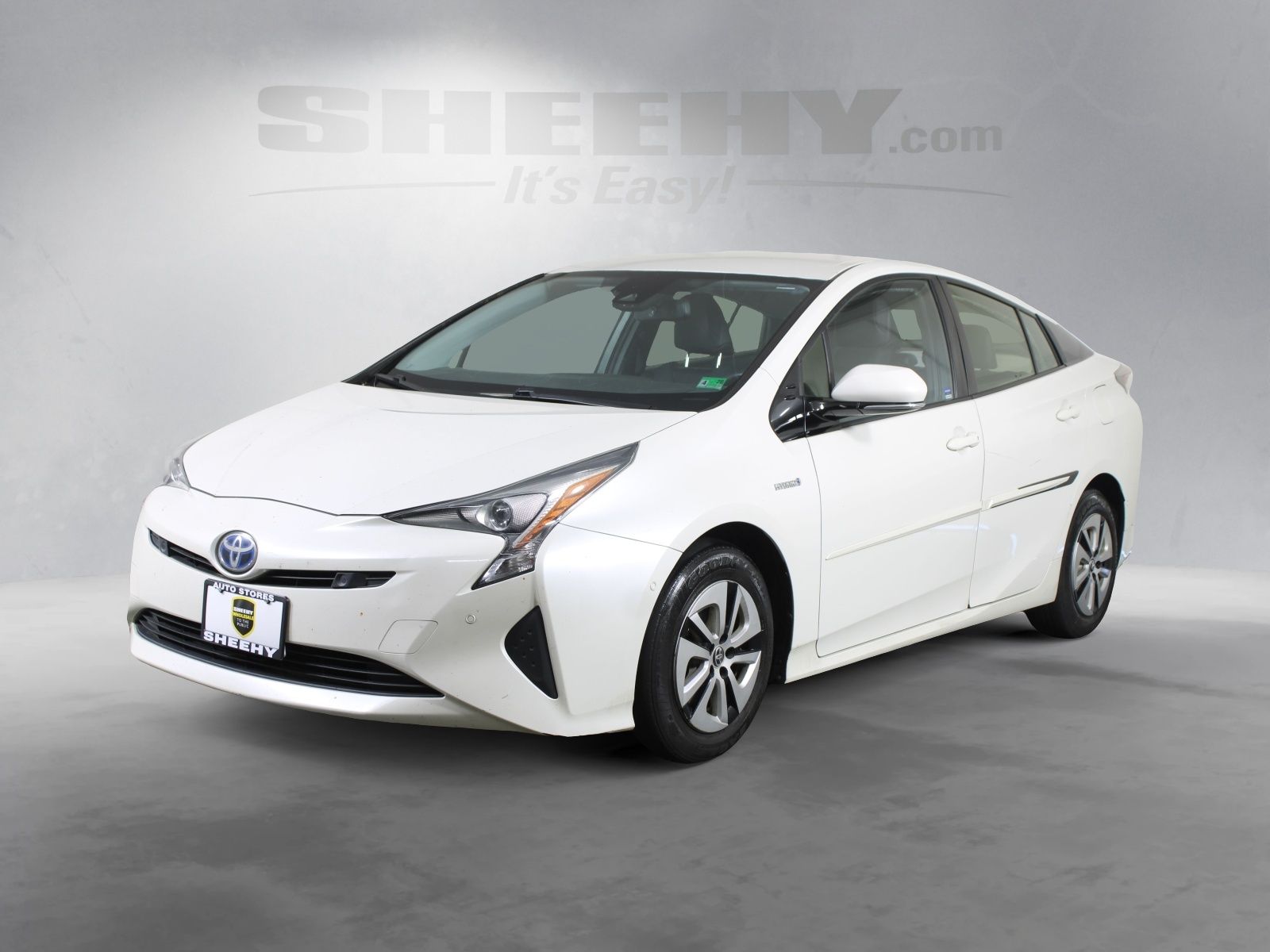 Used 2017 White Toyota Four image 4