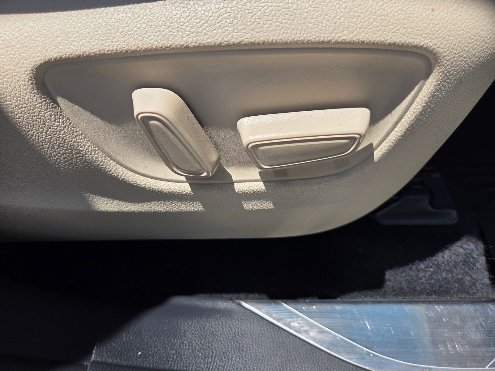 used 2021 Toyota Highlander car, priced at $29,325