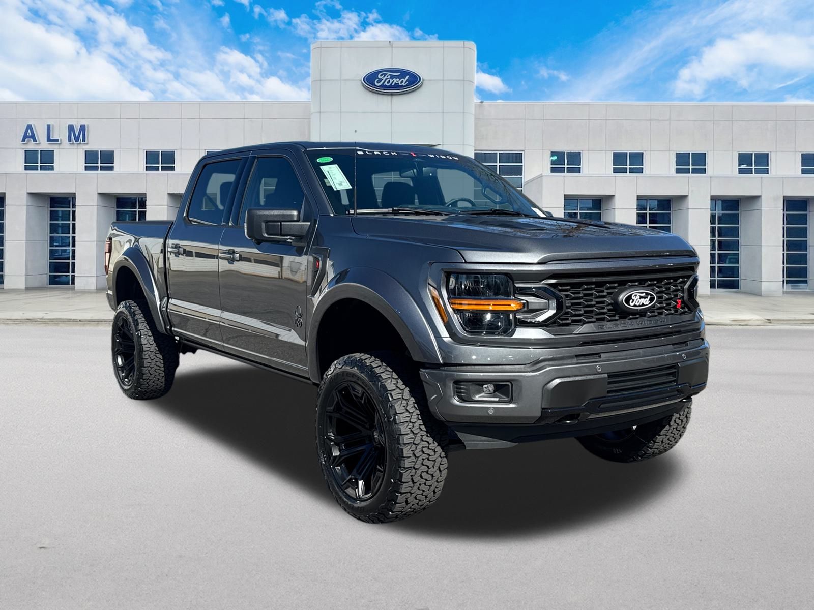 New 2026 Carbonized Gray Metallic Ford XLT image 4
