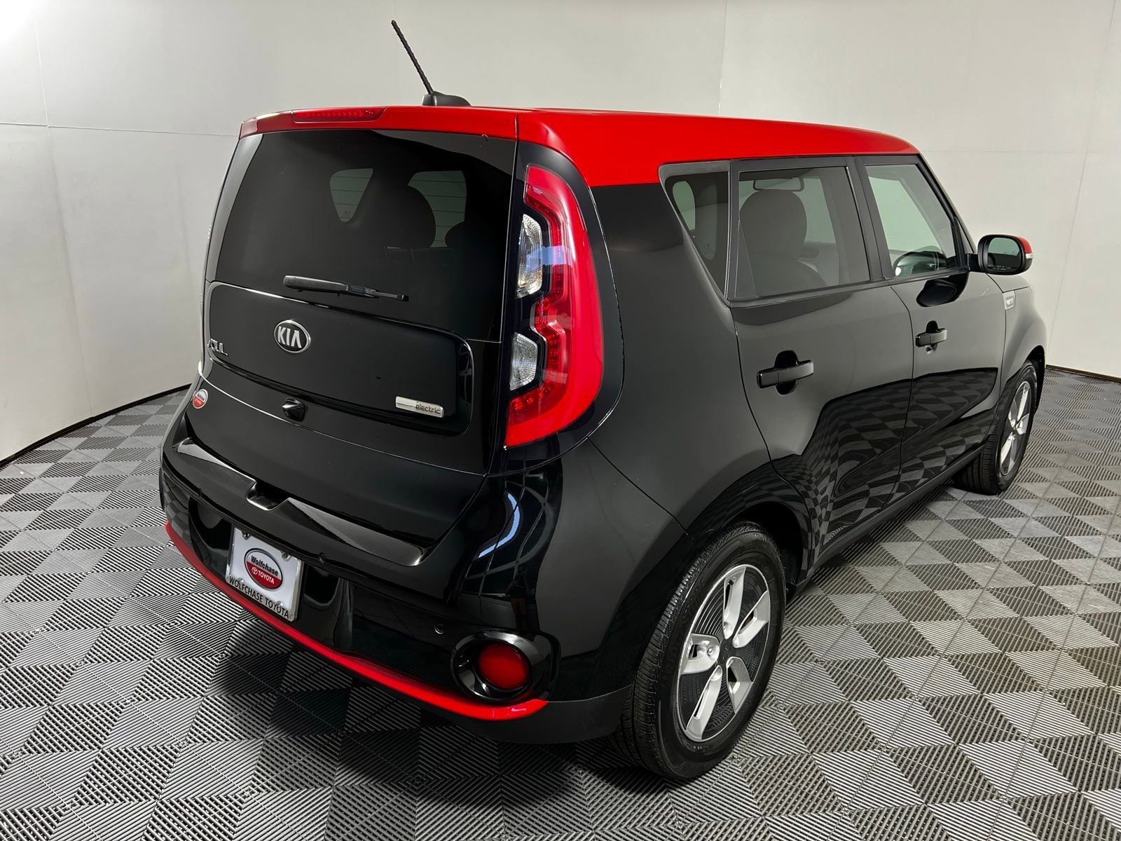 Thumbnail: 2017 Kia Soul EV - 5