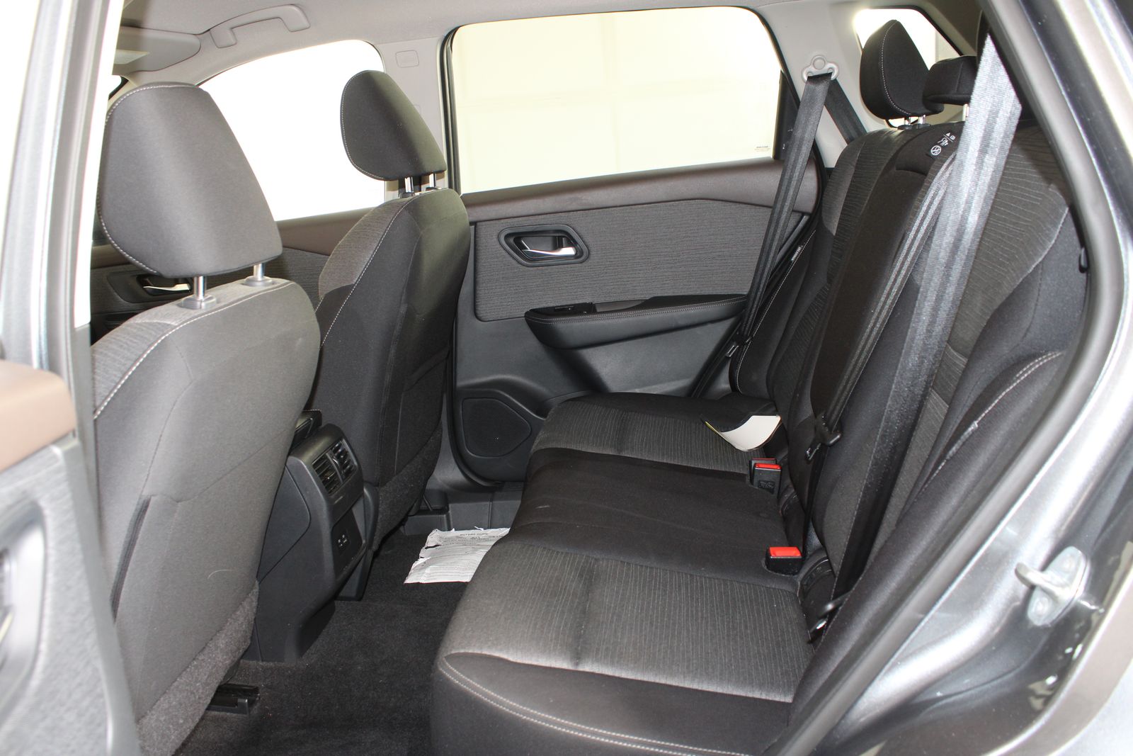Used 2023 Gray Nissan SV image 5