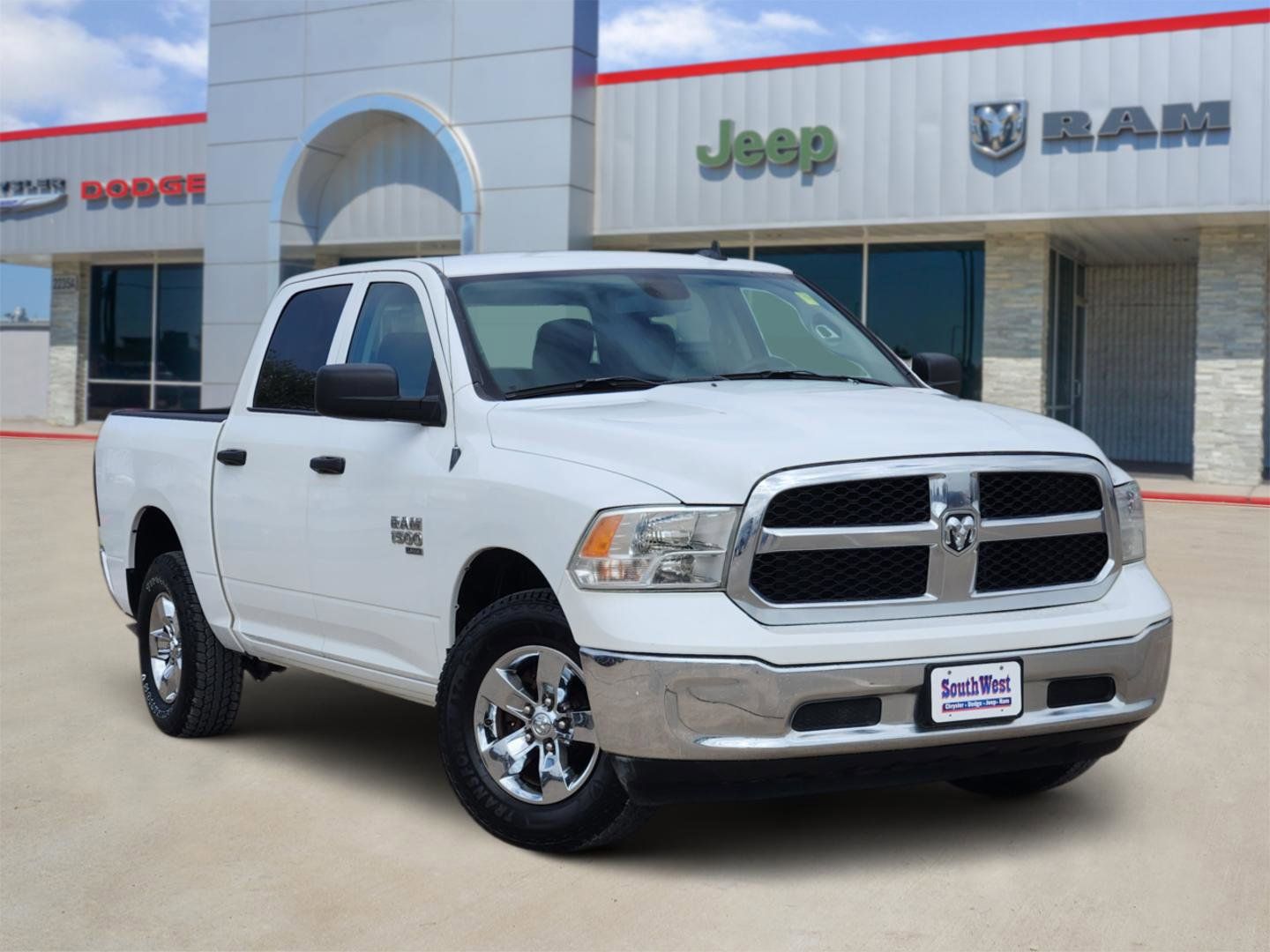 2023 RAM 1500 Classic SLT Crew Cab 4WD