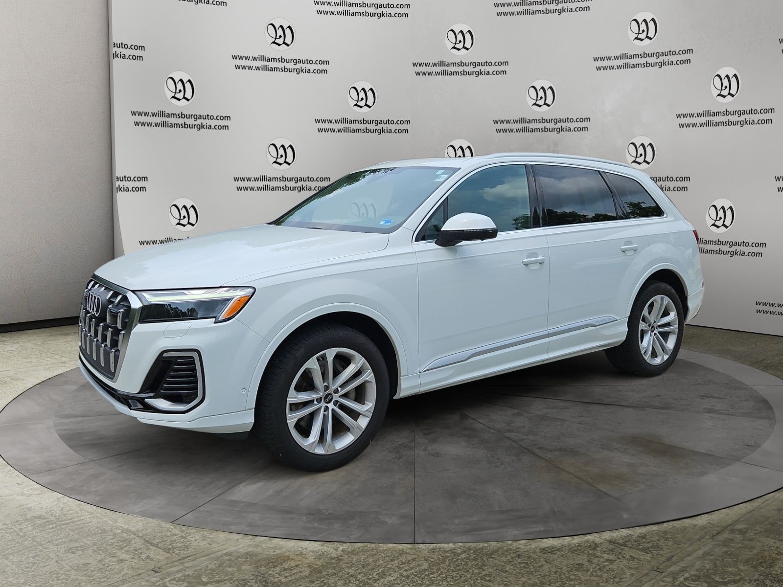 2025 Audi Q7 55 Premium Plus