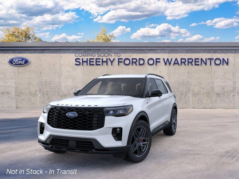 New 2026 Star White Metallic Tri-Coat Ford ST-Line image 4