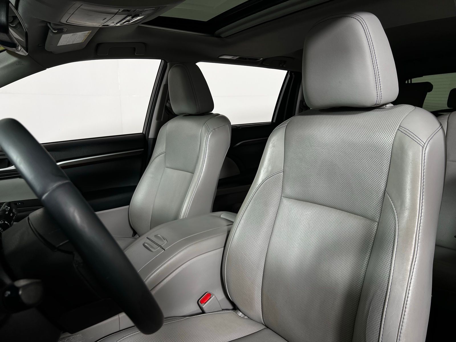 2016 Toyota Highlander Limited 13