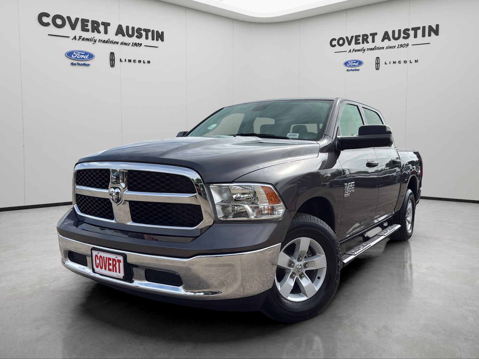 Crystal Metallic 2023 RAM 1500 Classic SLT Crew Cab 4WD Pickup Truck Four-Wheel Drive 8-Speed Automatic
